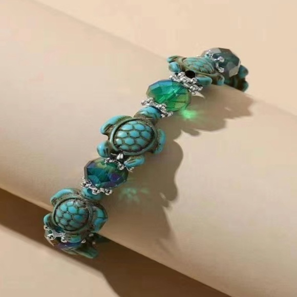 Turtle Stone Beaded Bracelet Cute Turquoise Crystal Stretch Bracelet - Picture 1 of 2